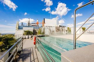 Pis  Calle gran vía. Vivienda de lujo de obra nueva, piscina en rooftop, gimnasio y g