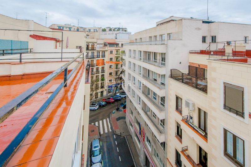 Foto ac238ec1-6bef-439b-b338-ccaf48008458. Àtic a calle espartinas 7 a Goya Madrid