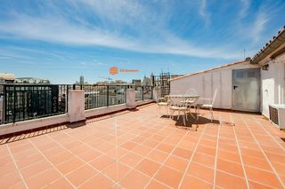 Rent Penthouse  Plaza de pedro zerolo. Exclusivo ático dúplex con terraza privada y vistas icónicas en