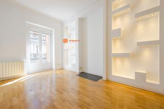 Appartement  Calle de san agustín. Exclusivo piso 32 en finca clásica a escasos metros del congreso