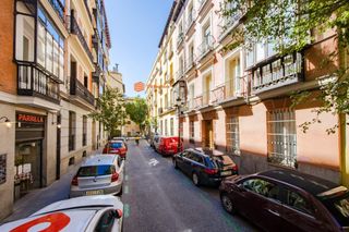 Appartement  Calle de san agustín. Exclusivo piso 32 en finca clásica a escasos metros del congreso