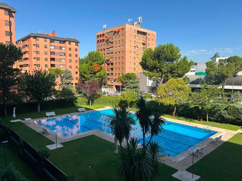 Foto 2dad1634-9d3f-463e-8ade-5a140d74559f. Pis amb calefacció aparcament piscina a La Paz Madrid
