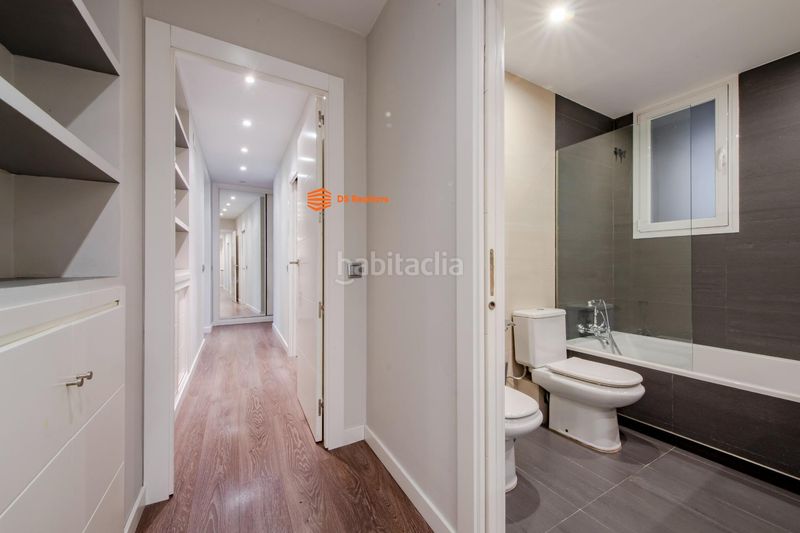 Foto cbad7055-1db2-489e-832d-5a2a5620a4cb. Flat with heating in Sol Madrid