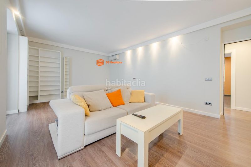 Foto f47d7da9-02ba-45aa-9b5d-62e465f7268d. Flat with heating in Sol Madrid