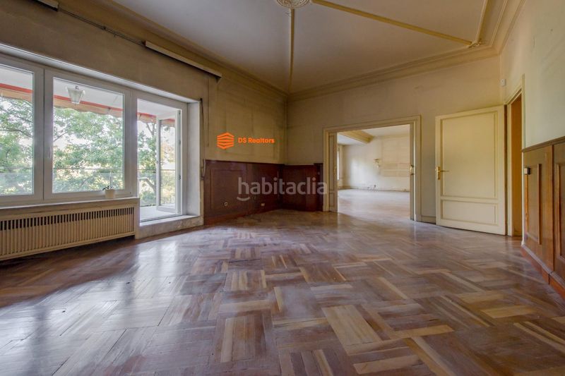 Foto f1c78a88-47e0-4b43-abbb-fe309d6e2c8e. Pis amb calefacció aparcament a Argüelles Madrid