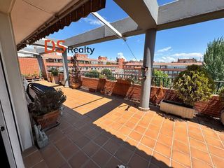 Àtic a Palos de Moguer. Espectacular ático con gran terraza, piscina, garaje y trastero