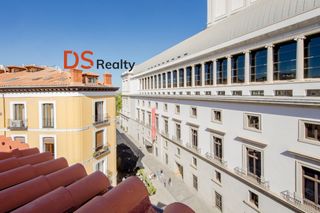 Àtic a Palacio. Espectacular ático dúplex de 156 m2 en finca clásica  muy lumino