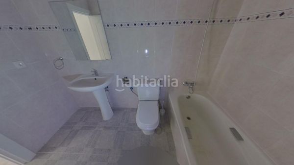 Foto ada0adc2-3db0-4190-841d-39244f63cb40. Pis amb aparcament a puerto de Estepona Estepona