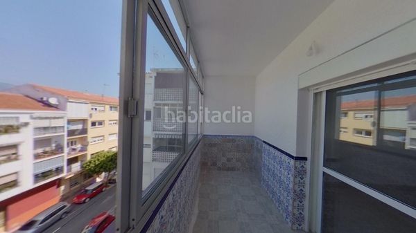 Foto f3fdbf97-5399-4d96-a93b-30fe52369828. Pis amb aparcament a puerto de Estepona Estepona