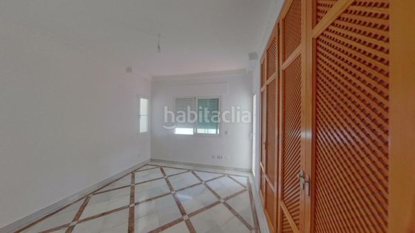 Foto d8ac601e-f558-4404-8eb8-983eb5a5d554. Dúplex amb piscina a Puerto Banús Marbella