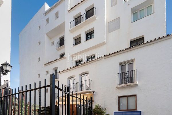 Foto e3f212cc-6214-43a0-a92d-36a11397c726. Pis a Puerto Banús Marbella