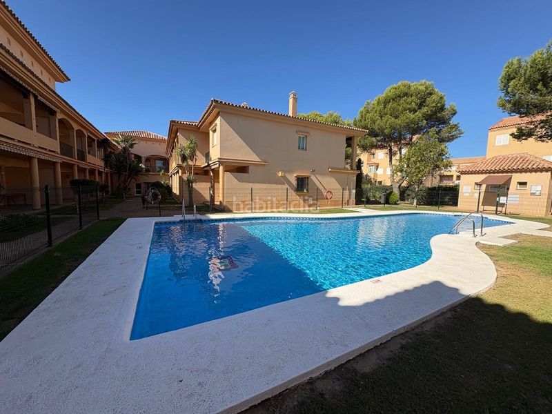 Foto 0cd55ccf-1c13-425a-8f67-b5863589750c. Apartament amb aparcament piscina a Novo Sancti Petri Chiclana de la Frontera