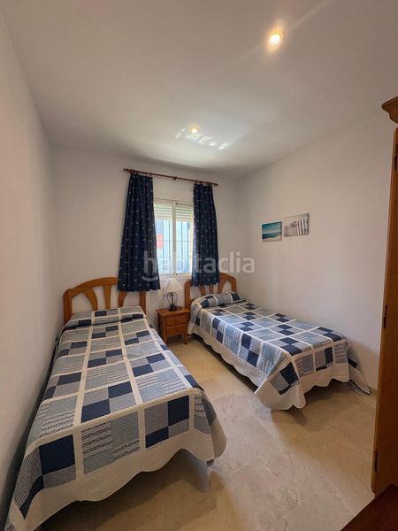 Foto 4593c7d5-b138-438a-a2e7-cd1d6e68bc41. Apartament amb aparcament piscina a Novo Sancti Petri Chiclana de la Frontera