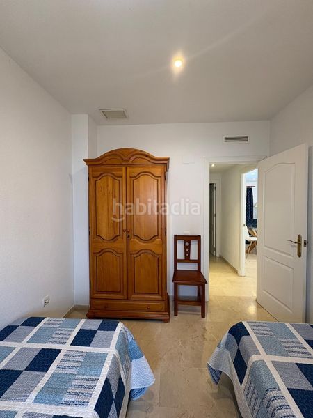 Foto 6be26bdc-2636-4aed-806d-1a22e81b3bd1. Apartament amb aparcament piscina a Novo Sancti Petri Chiclana de la Frontera
