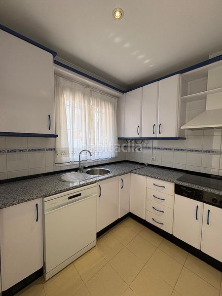 Foto 6ddcb6ac-2aa7-41be-9b19-f6b68bf35293. Apartament amb aparcament piscina a Novo Sancti Petri Chiclana de la Frontera