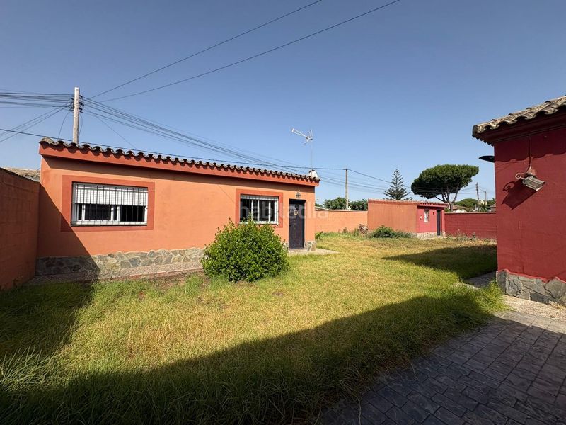 Foto e4b0a77e-773a-45cd-b02a-f1fd19212aa9. Xalet amb piscina a Las Lagunas - Campano Chiclana de la Frontera
