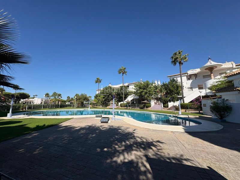 Foto 3afb50e4-9ca0-4287-8634-f0f09337a7ab. Apartament amb aparcament piscina a Novo Sancti Petri Chiclana de la Frontera