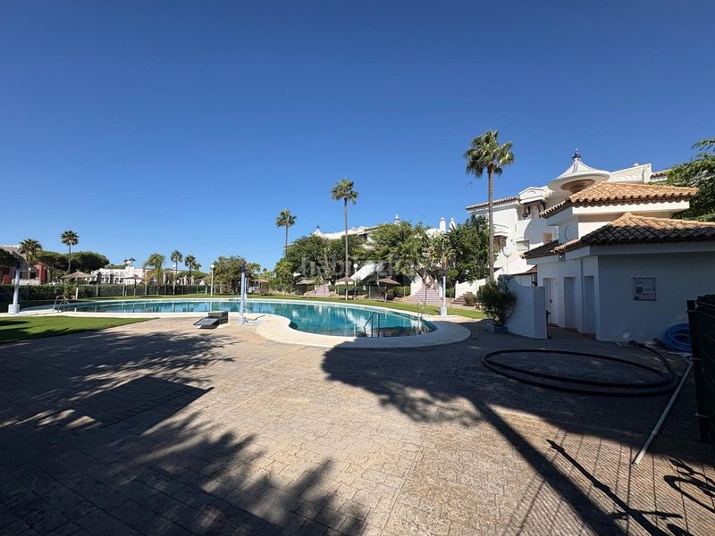 Foto f0c1e919-7286-4e34-8334-05bb6f6c1b36. Apartament amb aparcament piscina a Novo Sancti Petri Chiclana de la Frontera