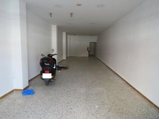Local Comercial a Núcleo urbano. Local comercial en fuente amarga