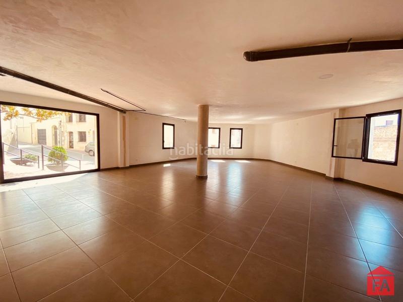 Foto 4d4ec20c-2374-44d8-8971-7582fd7f5408. Lloguer local comercial a Bellvei