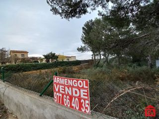 Terreno residencial en Bisbal del Penedès (La). Parcela llana de 464 m2 bien situada. urbanización cerca de serv