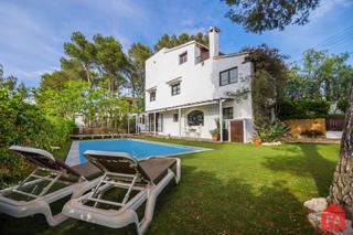 Casa a La Franquesa-Oasis Park. 65641 baronia de mar, gran casa con 5 dormitorios y piscina priv