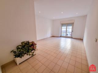 Lloguer Oficina  Carretera del doctor robert. En el mismo centro de el vendrell, oficina de 30 m2 con sala diá