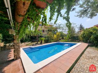 Casa a Bisbal del Penedès (La). 65736 papagai, gran casa con piscina, perfecta como casa rural o