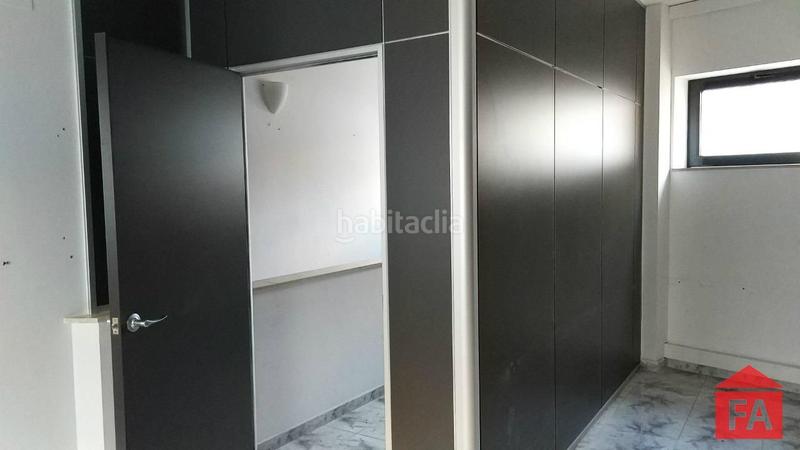 Foto e0d87a1b-9390-41d0-8548-5a4fc58a6a89. Location bureau dans Centre Vendrell (El)