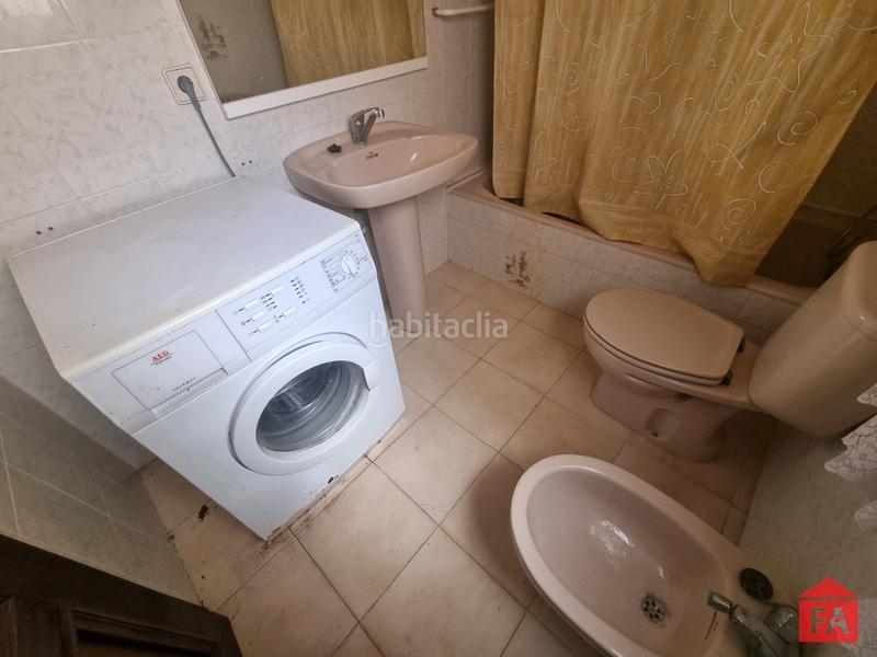 Foto 7a294b14-b3c0-4c4c-bc19-23d3a7b2001d. Casa adossada amb calefacció a Centre Vendrell (El)