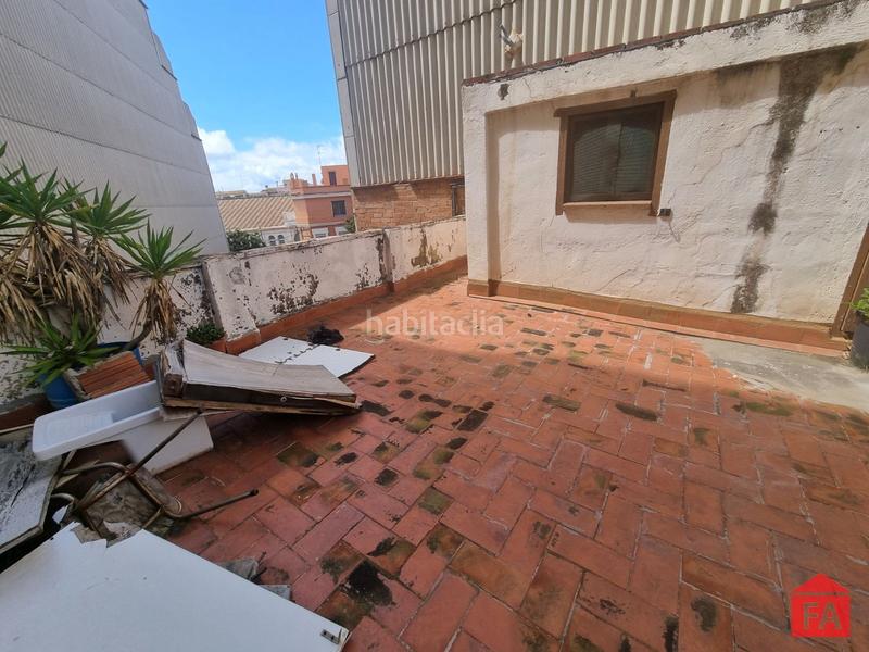 Foto a6712f9d-a45b-424c-8de8-635f25642645. Casa adossada amb calefacció a Centre Vendrell (El)