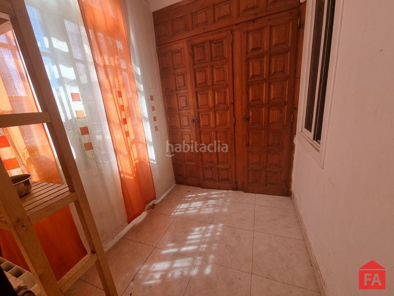 Foto d9d61f3b-8371-44d2-b886-2f9f9f5cb265. Casa adossada amb calefacció a Centre Vendrell (El)