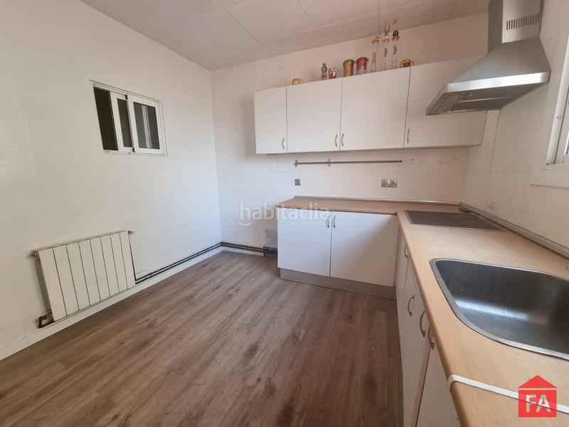Foto eae7a3fd-7885-40bd-a385-393c04501296. Casa adossada amb calefacció a Centre Vendrell (El)