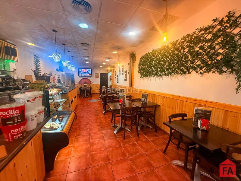 Foto af93c665-5746-4aaa-a2e7-31d67ed59a81. Alquiler local comercial 8469 el vendrell centro, local montado como barcafetería en Vendrell (El)