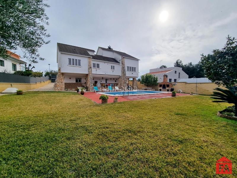 Foto 1119effa-d8d4-473a-8719-b9435e3cf135. Casa con riscaldamento parcheggio piscina in Creixell