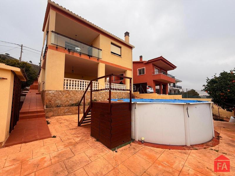 Foto 19907b00-5ab1-40f3-9bb3-c32396c2da4e. Casa con riscaldamento parcheggio in Bisbal del Penedès (La)