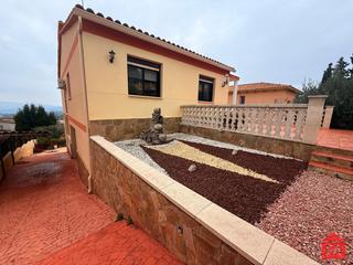 Casa a Bisbal del Penedès (La). 65857 priorat de la bisbal, gran casa en planta de 3 dormitorios