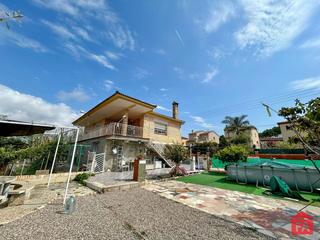 Casa a La Franquesa-Oasis Park. 65869 baronia de mar, amplia casa con 5 dormitorios y garaje