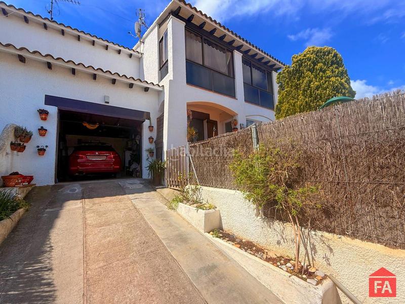 Foto 2d87bf9c-20f8-43ac-9dda-7351e3df4193. Casa a schiera con parcheggio in El Tancat-Mas d´en Gual Vendrell (El)