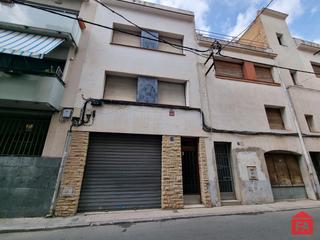 Casa a Centre. 90486 el vendrell centro. gran casa de pueblo con garaje cerrado