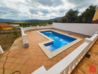 Maison à Bisbal del Penedès (La). 65886 papagai, cómoda casa con piscina y vistas