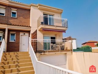 Reihenhaus in Banyeres del Penedès. 52481 banyeres del penedès, preciosa casa adosada en el pueblo