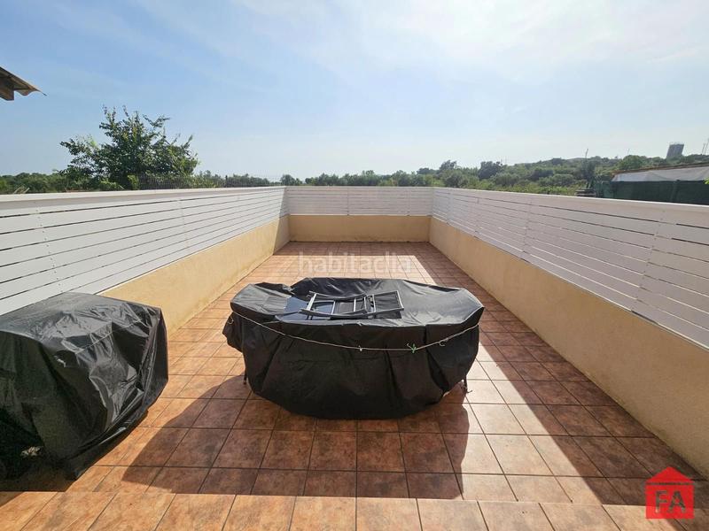 Foto 446f6976-c918-469b-a5c8-12280401d42a. Maison jumelée avec chauffage parking dans Banyeres del Penedès