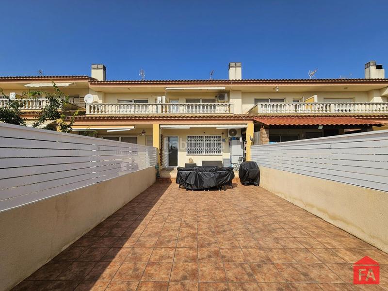 Foto 98125ef0-c84c-4214-b5cf-ac8f6f56d024. Maison jumelée avec chauffage parking dans Banyeres del Penedès