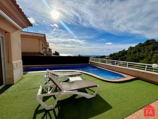 Casa adossada a Roda de Barà