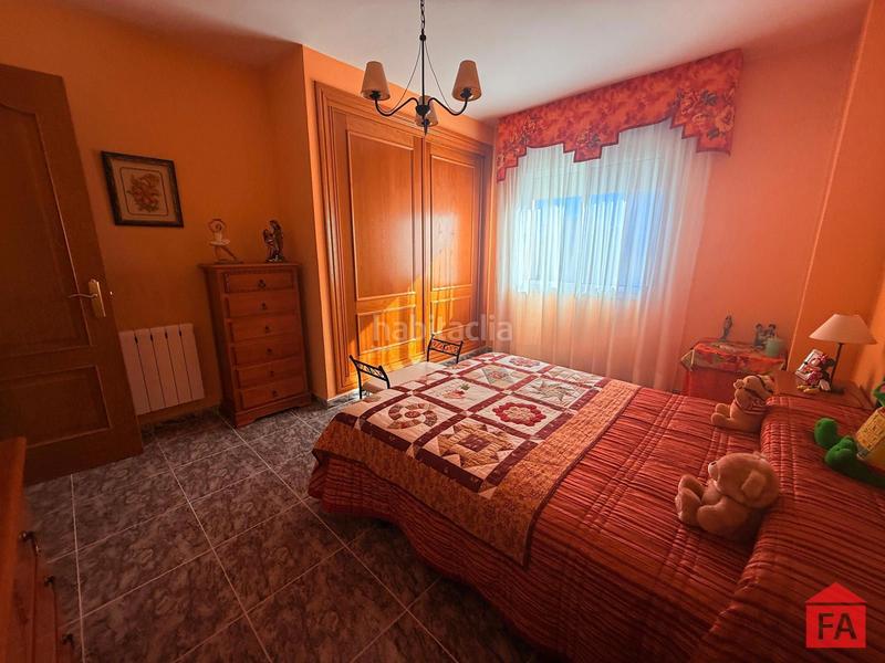 Foto 92c5a4fb-4921-4d0f-902d-46f8eff1eaf7. Casa adossada amb calefacció aparcament a El Tancat-Mas d´en Gual Vendrell (El)