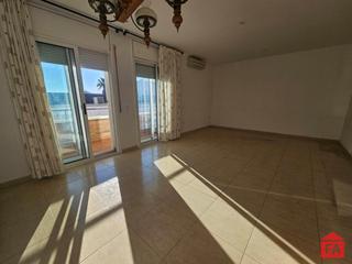 Casa adossada a Llorenç del Penedès. 52490 llorenç del penedès, gran adosada con garaje y patio