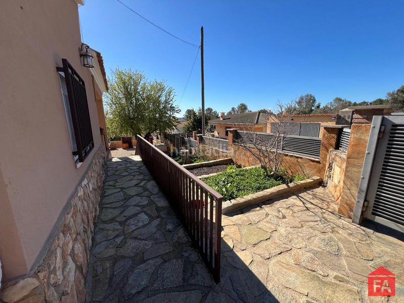 Foto 918e6b94-add1-4e87-a066-a11456b708cf. Casa amb calefacció aparcament piscina a Montmell (El)