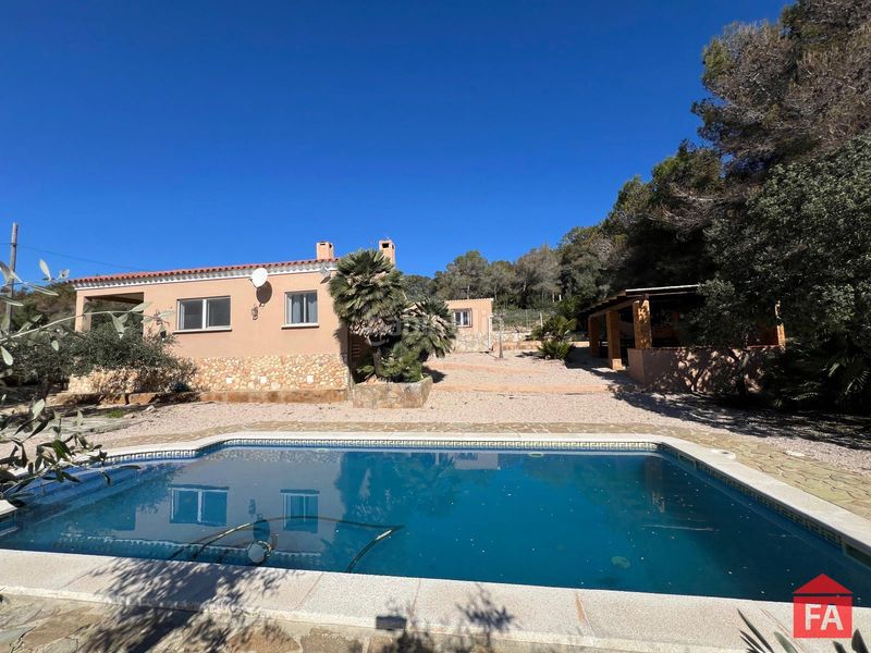 Foto c922ae5d-2cf0-460d-a634-ae132f7a51d5. Casa amb calefacció aparcament piscina a Montmell (El)