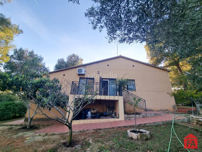 Foto a292ba06-13b2-4bab-af4b-5694011921a7. Casa amb aparcament a Montmell (El)